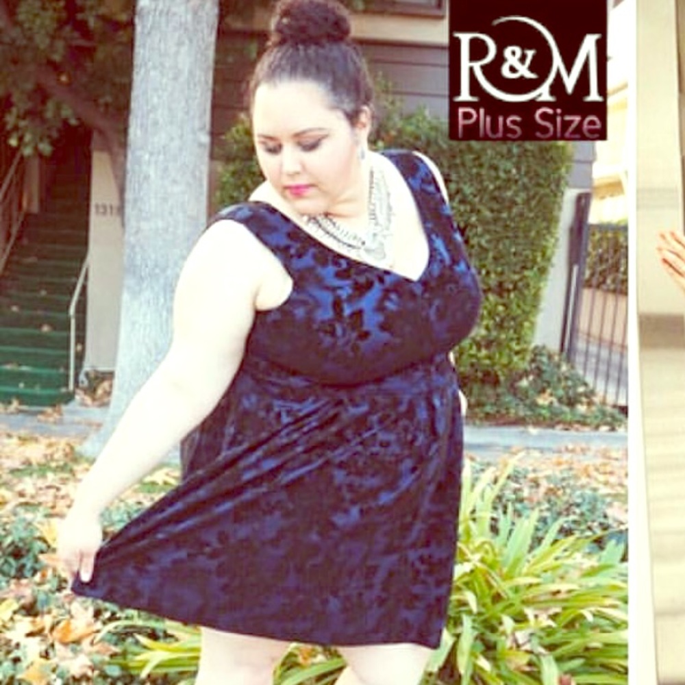 Maitai Plus Size Navy Texture Floral Holiday Dress